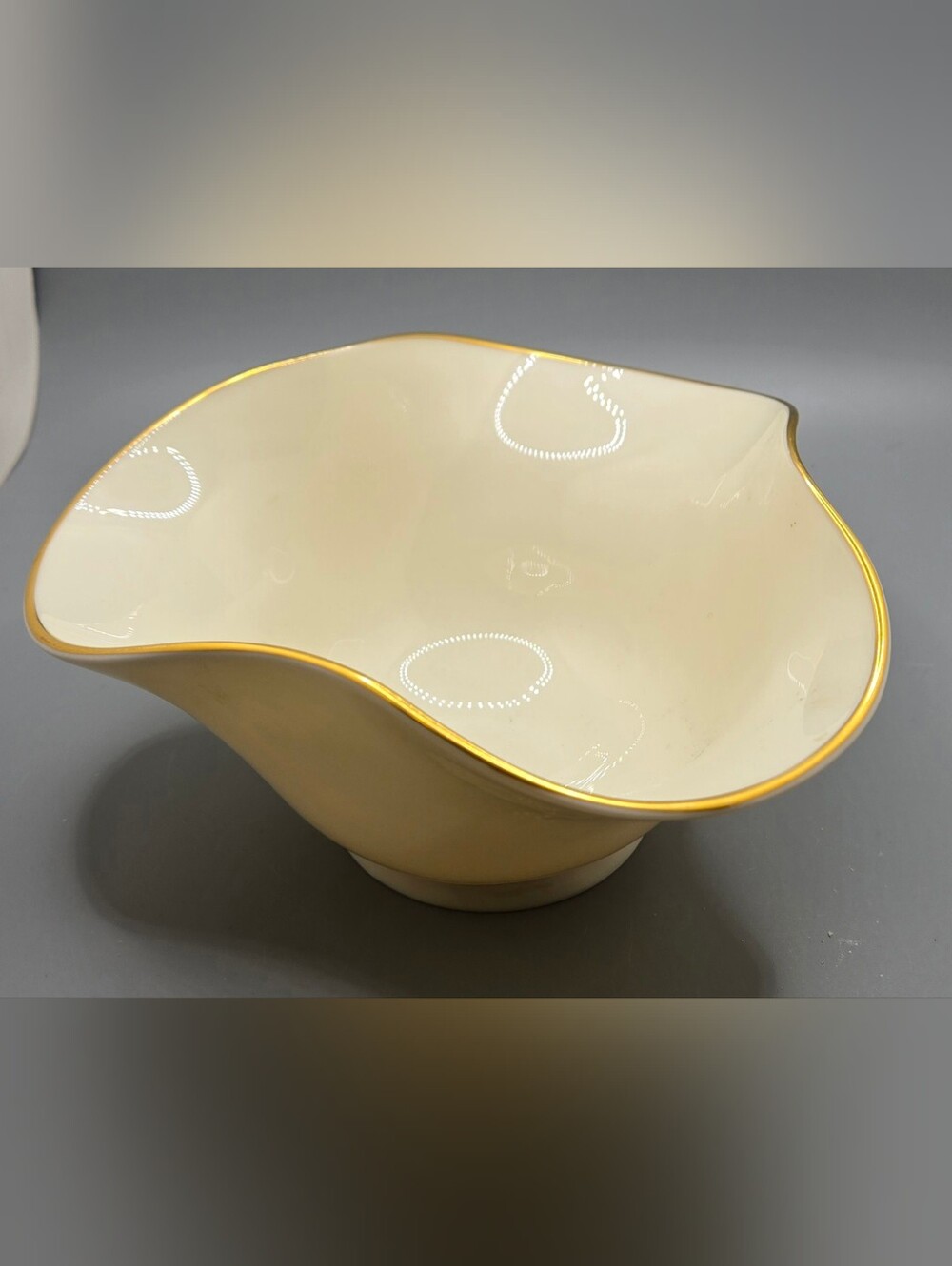 Lenox Cream Porcelain Bowl w/ Gold Trim & Laurel Mark Approx 6" Diameter